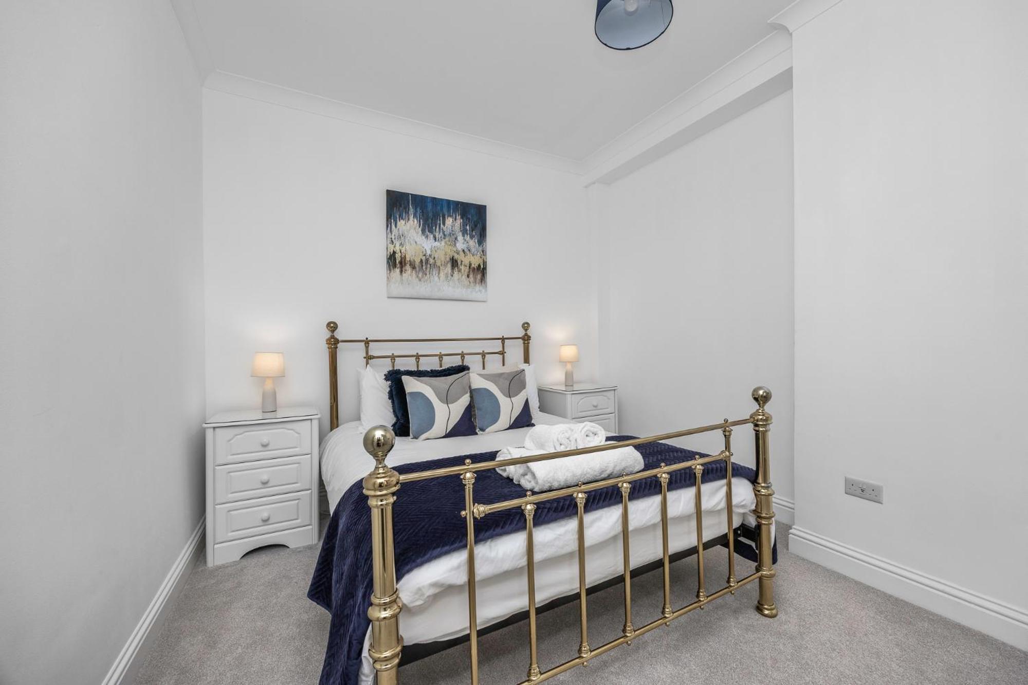 2 Bedroom Flat - With King Sized Beds, Netflix And Sky - Perfect For Contractors, Vacation Guests Or Those Relocating Brighton Luaran gambar