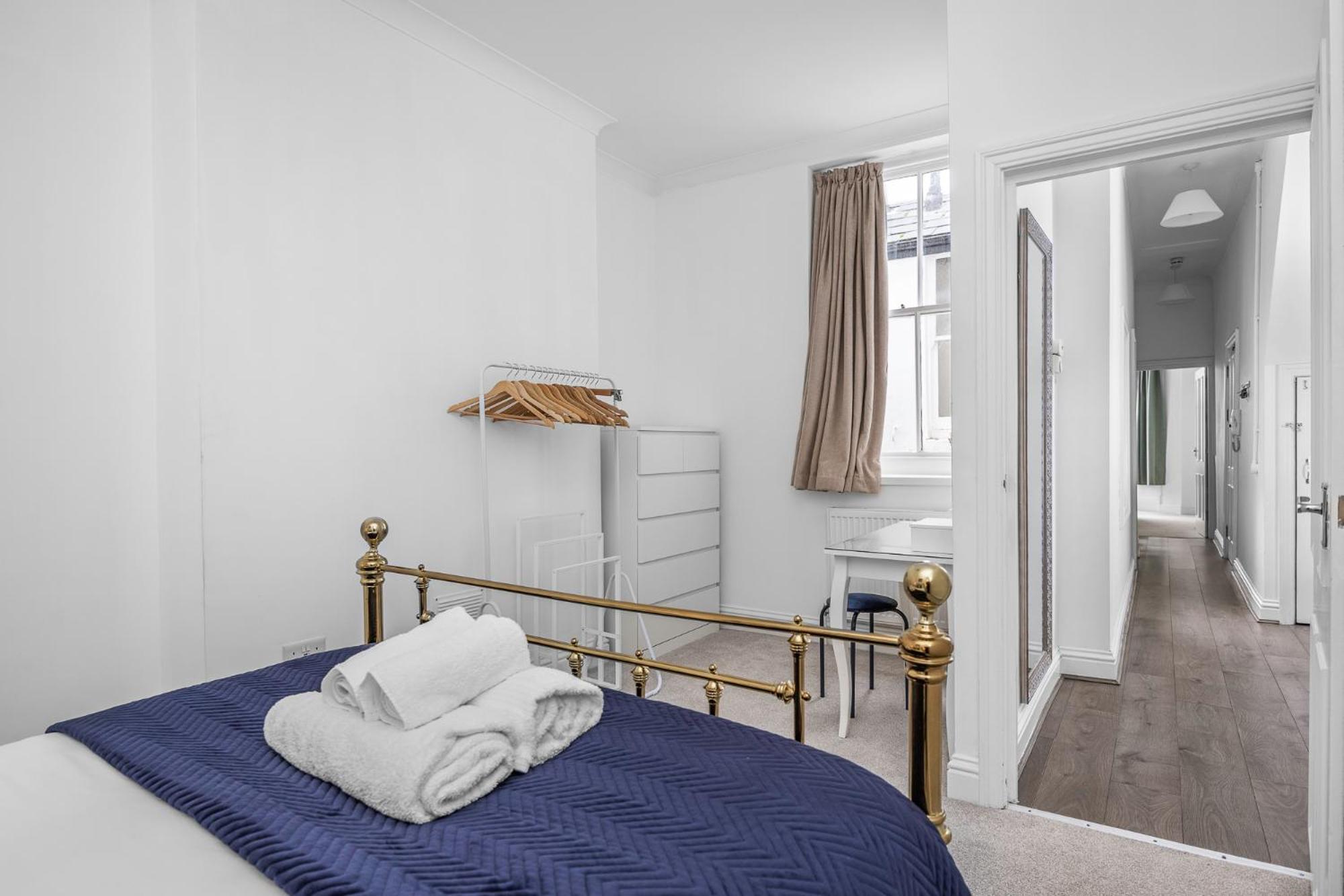 2 Bedroom Flat - With King Sized Beds, Netflix And Sky - Perfect For Contractors, Vacation Guests Or Those Relocating Brighton Luaran gambar