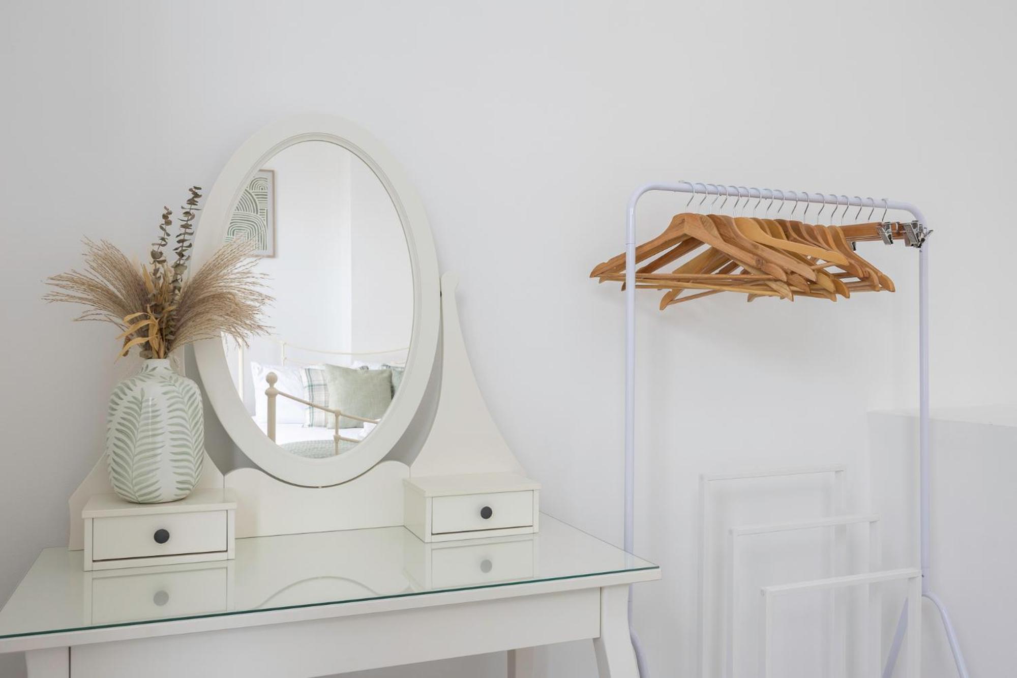 2 Bedroom Flat - With King Sized Beds, Netflix And Sky - Perfect For Contractors, Vacation Guests Or Those Relocating Brighton Luaran gambar